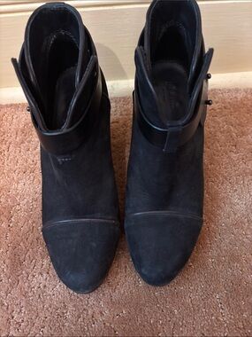 Black Women's Ankle Boots - Sleek Suede Fashion Booties